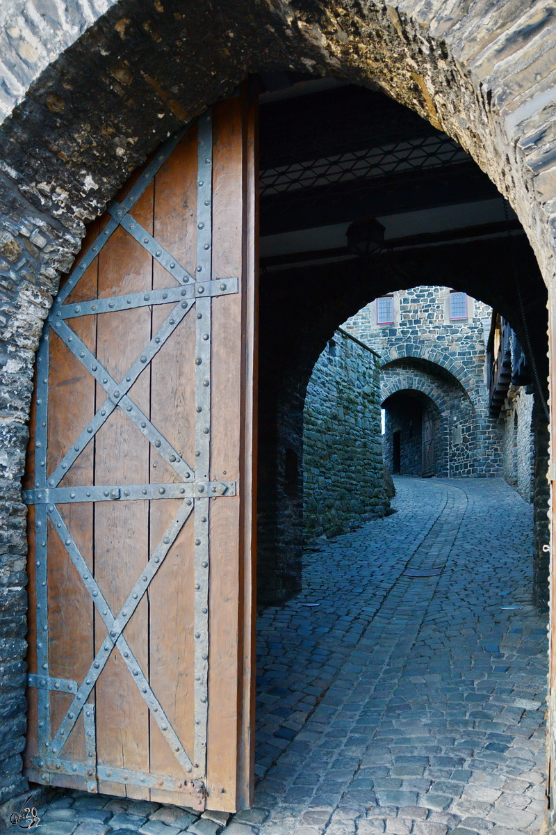 Das Friedrichsthor ist der Haupteingang zur Burg Altena. (Februar 2014)