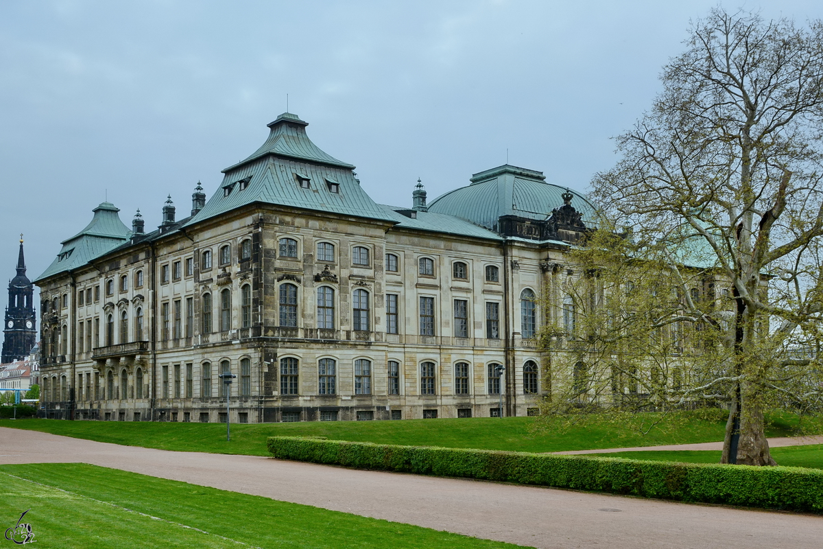 Das Gebude des schsischen Staatsministeriums der Finanzen wurde von 1890 bis 1896 im Stil der Neorenaissance erbaut. (Dresden, April 2014)