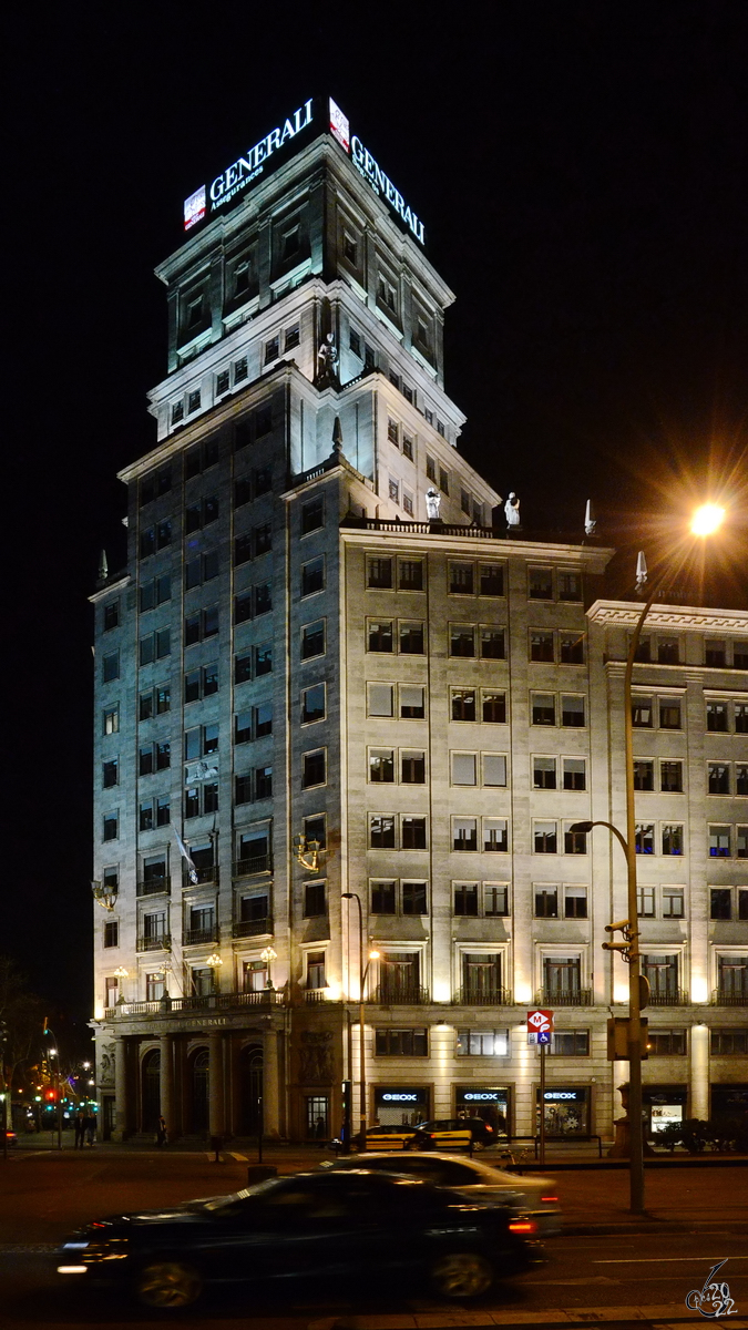 Das Generali-Gebude (Edificio Generali) wurde von 1942 bis 1050 im Stil des Akademismus erbaut. (Barcelona, Februar 2012)