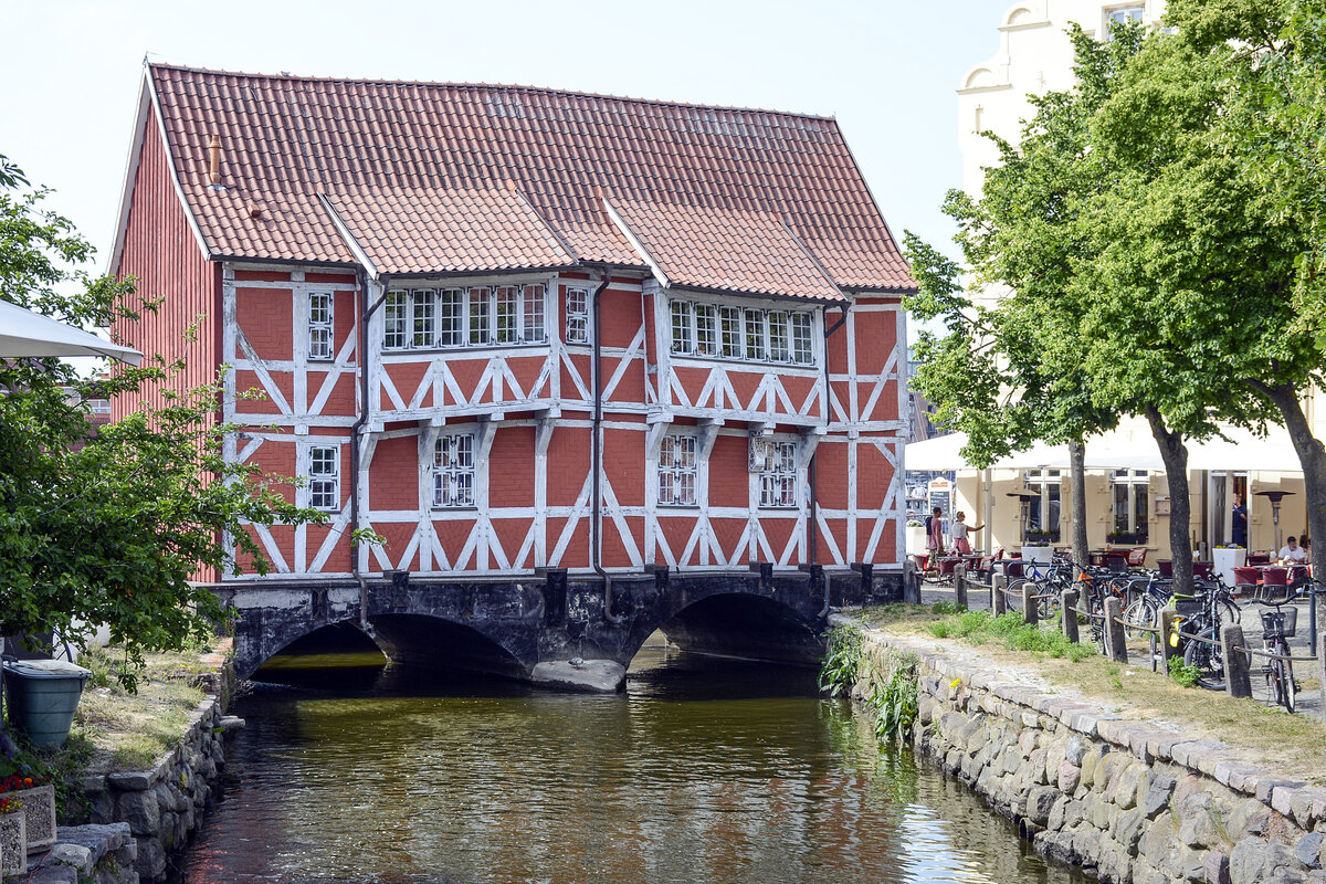Das Gewlbe ber der Runden Grube in der Hansestadt Wismar - ein Fachwerkhaus aus dem 17. Jahrhundert. Aufnahme: 18. Juni 2022.