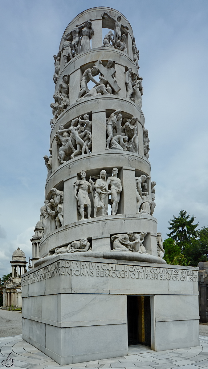 Das Grabmal des italienischen Politikers Antonio Bernocchi, so gesehen Mitte Juni 2014 auf dem Zentralfriedhof von Mailand.