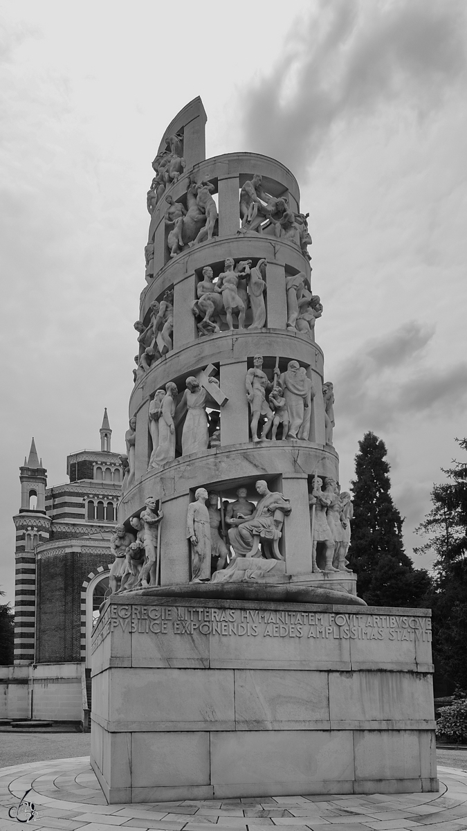 Das Grabmal des italienischen Politikers Antonio Bernocchi, so gesehen Mitte Juni 2014 auf dem Zentralfriedhof von Mailand.