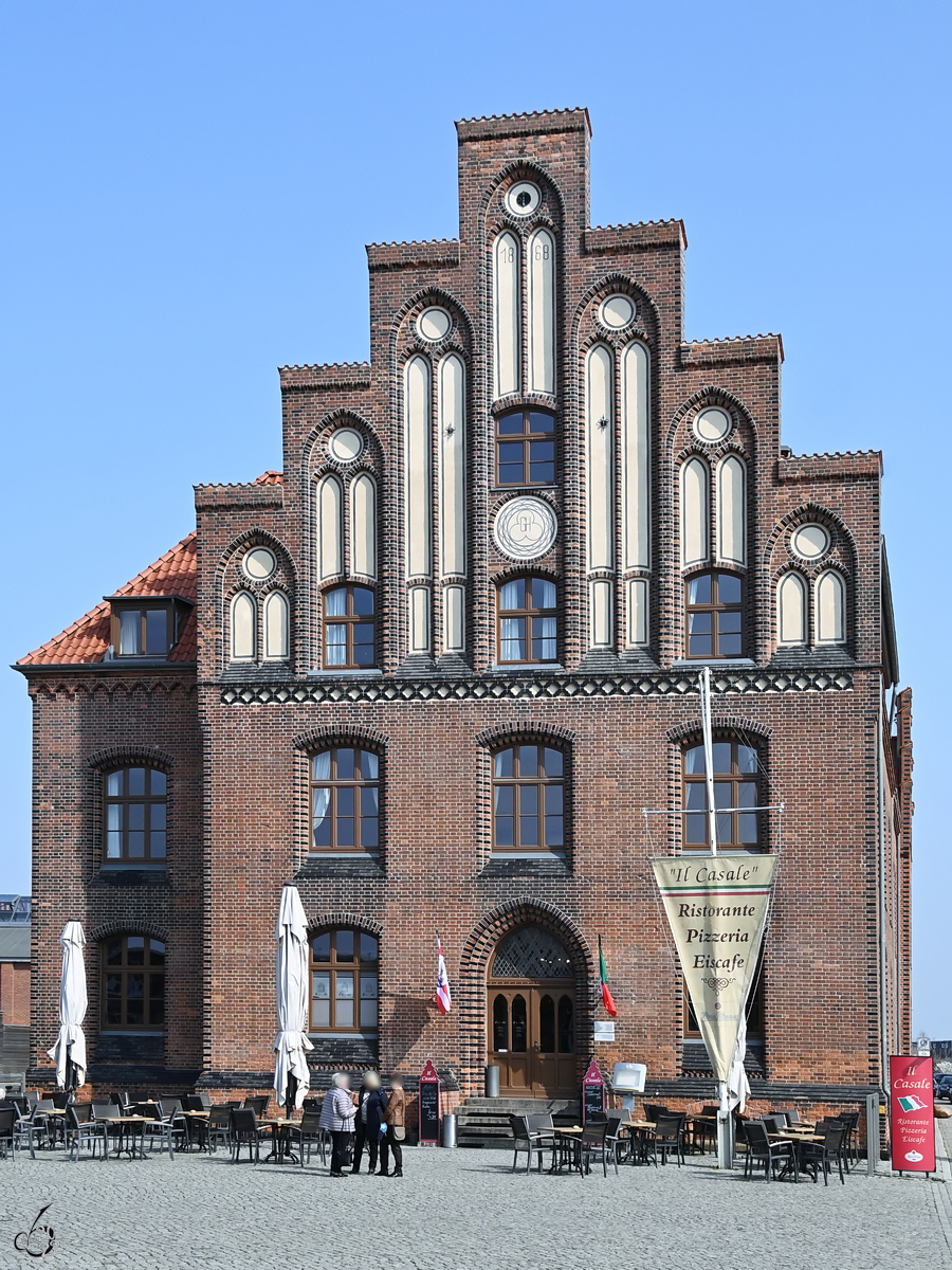 Das Italienische Restaurant Il Casale befindet sich in der Nhe des Stadthafens in Wismar. (Mrz 2022)