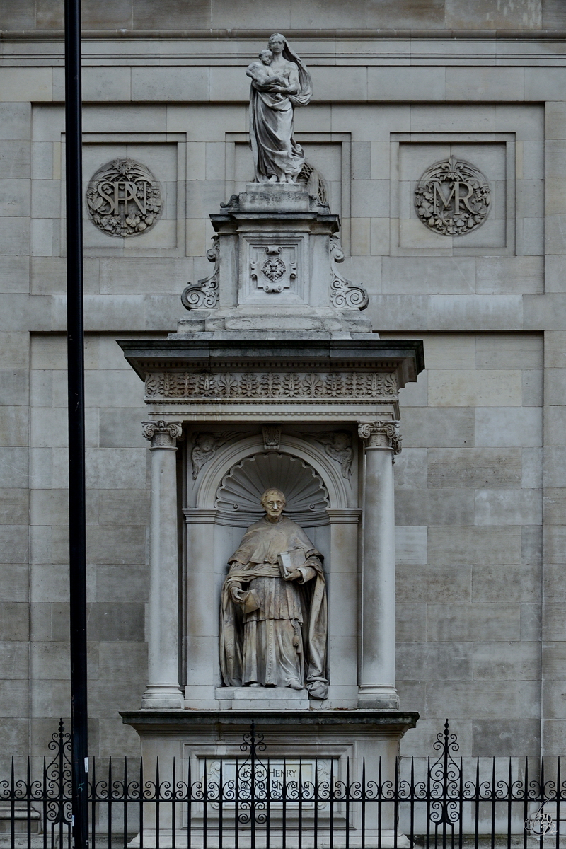 Das Kardinal-Newman-Denkmal wurde 1896 feierlich erffnet. (London, September 2013)