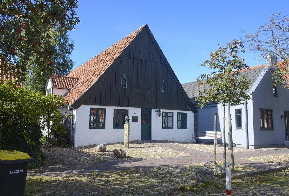 Das Klaus-Groth-Museum in Heide (Dithmarschen) ist das Geburtshaus des niederdeutschen Dichters Klaus Groth. Aufnahme: 22. September 2022.