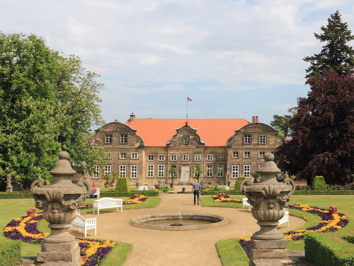 Das kleine Schloss in Blankenburg gesehen vom Schlogarten am 19. Mai 2017.