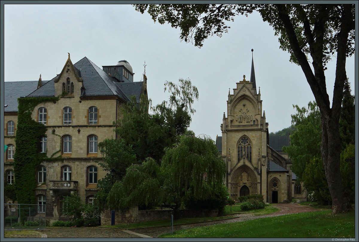 Das Kloster Pforta wurde 1137 als Zisterzienser-Kloster Sankt Marien zur Pforte gegrndet. Rechts die Klosterkirche mit eindrucksvoller Westfassade. (Schulpforte, 04.06.2020)