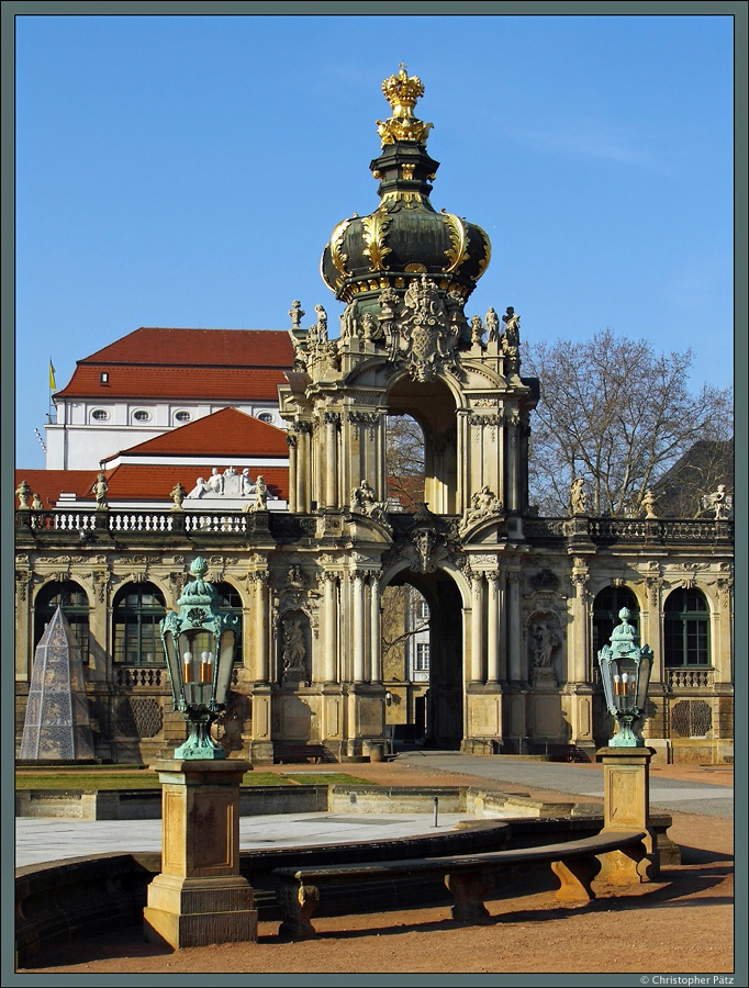 Das Kronentor ist eines der bekanntesten Bauwerke des Dresdner Zwinger. Es bildet den westlichen Zugang zum Innenhof. (Dresden, 20.03.2015)