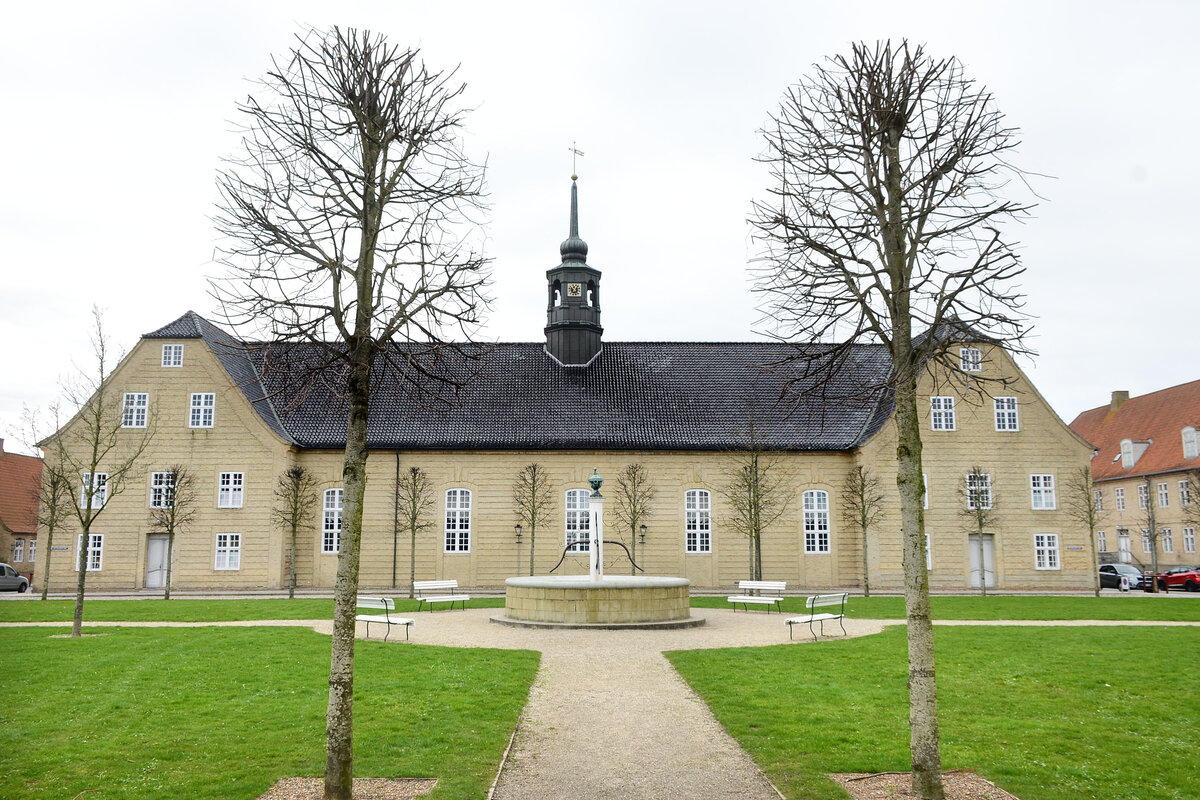 Das mittige Hauptschiff der Kirche der Brdergemeinde in Christiansfeld (Nordschleswig). Aufnahme: 18. Mrz 2024.