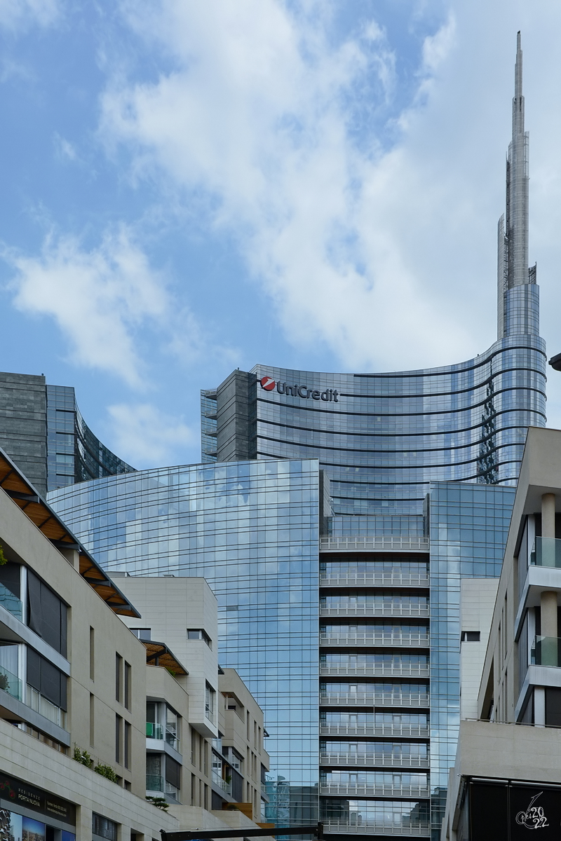 Das moderne Mailand mit dem 231 Meter hohen Torre Unicredit. (Juni 2014)