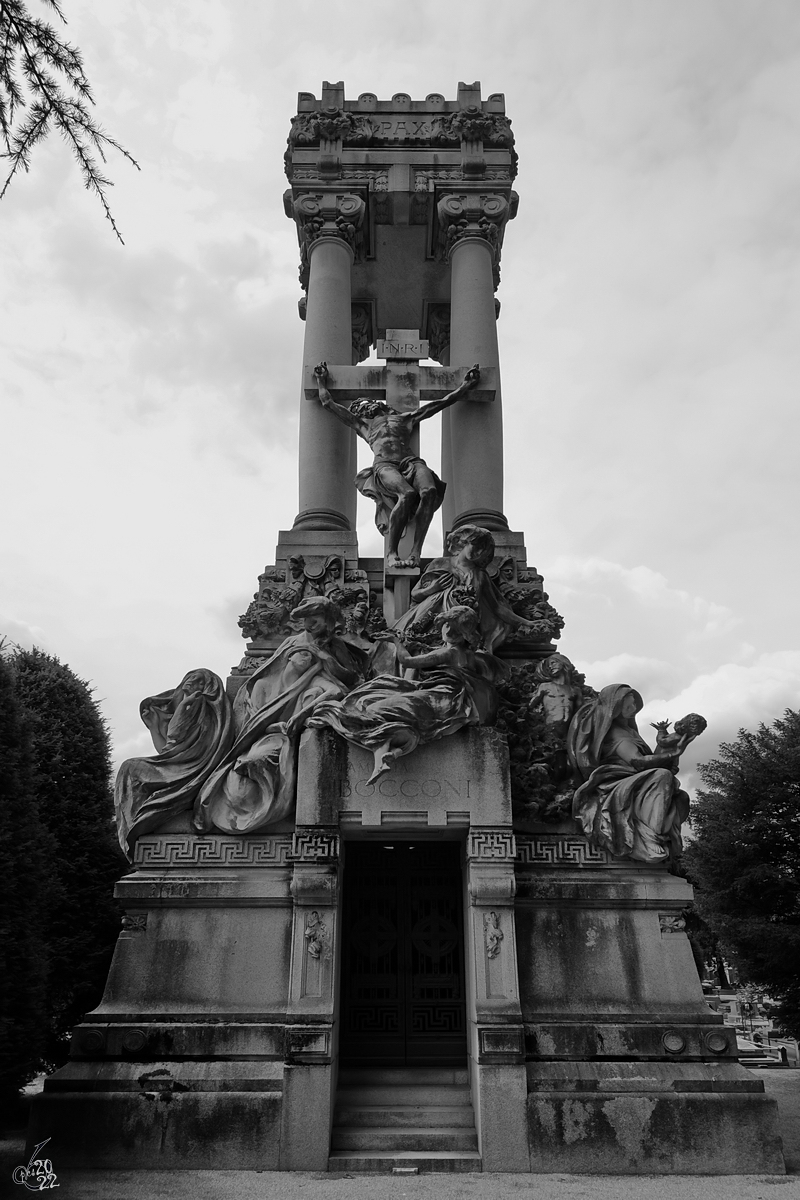Das monumentale Grabmal des italienischen Politikers Ferdinando Bocconi, so gesehen Mitte Juni 2014 auf dem Zentralfriedhof von Mailand.