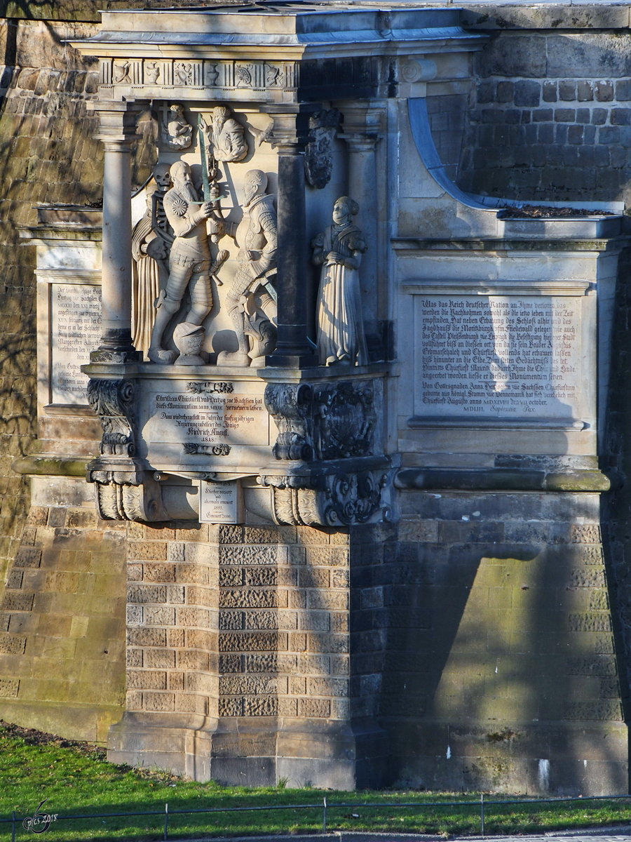 Das Moritzmonument an der Auenmauer der Jungfernbastei in Dresden. (April 2018)