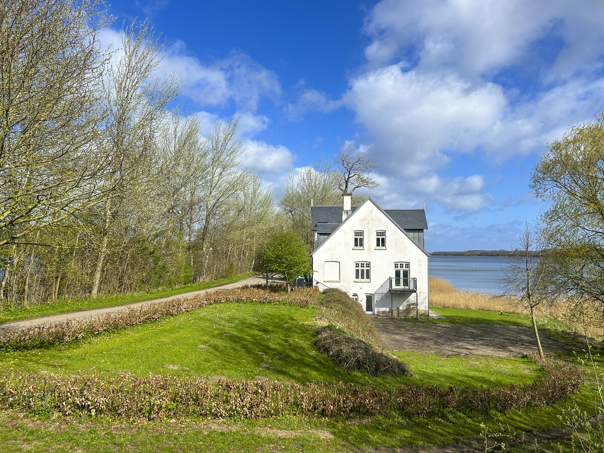 Das Mhlenhaus am Schloss Sandbjerg nrdlich von Sonderburg (dnisch Snderborg) in Nordschleswig. Aufnahme: 14. April 2024.