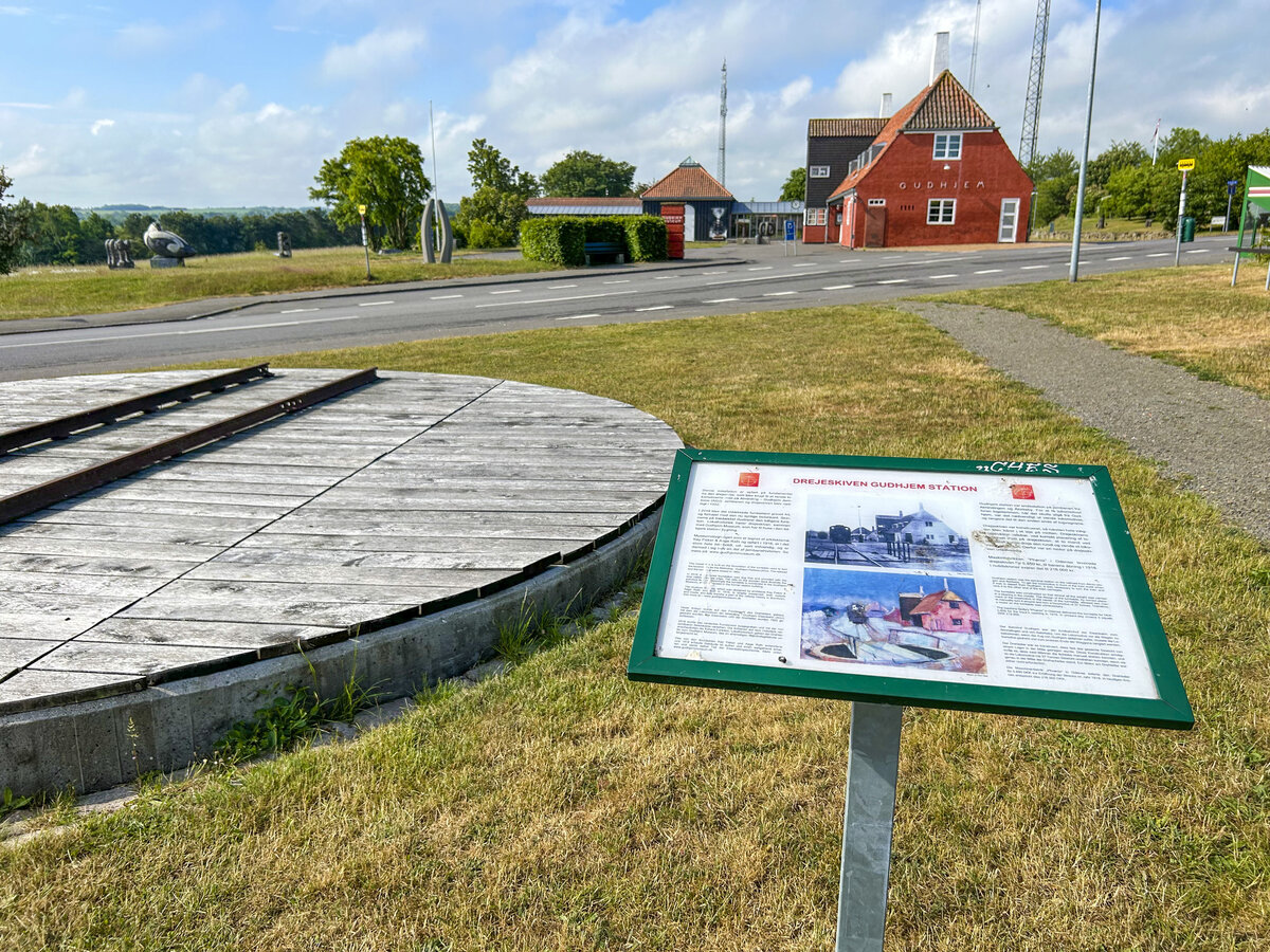Das Museum in Gudhjem ist im ehemaligen Bahnhof untergebracht, der der Ausgangspunkt fr die Bahnlinie nach Aakirkeby war. Aufnahme: 16. Juni 2023.