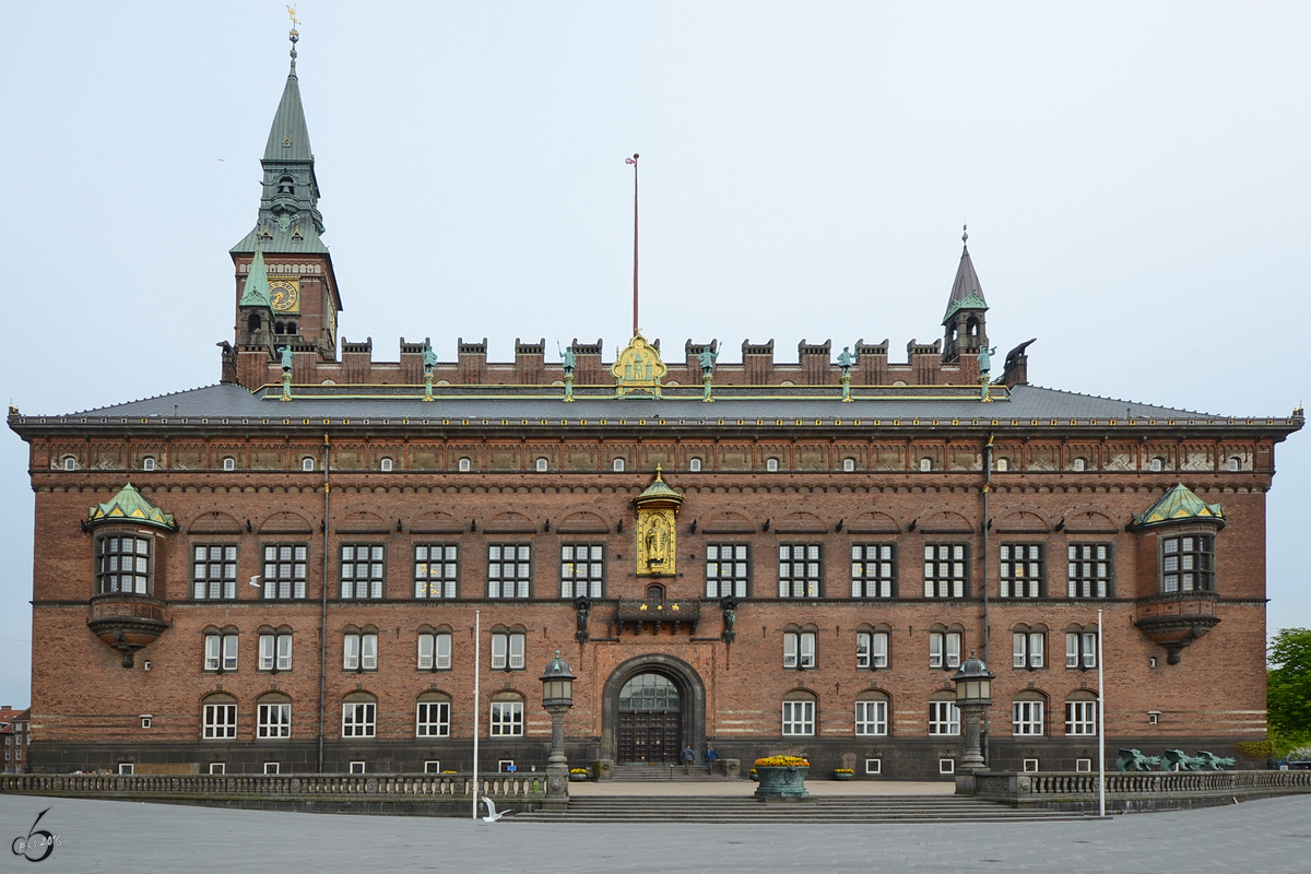 Das im nationalromantischen Stil errichtete Rathaus von Kopenhagen. (Mai 2012)
