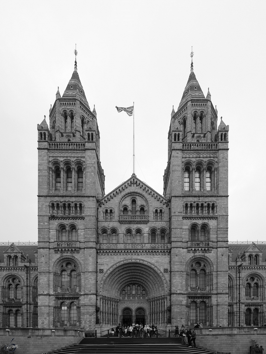 Das Naturhistorische Museum im Londoner Stadteil Kensington. (Mrz 2013) 