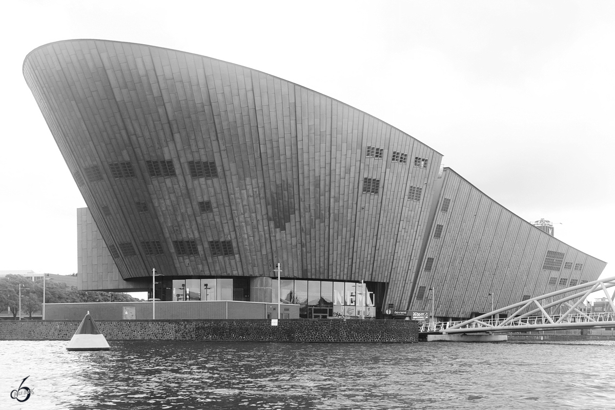 Das NEMO ist ein Science Center in Amsterdam in der Nhe des Hauptbahnhofes. (August 2012)