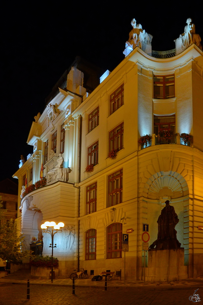 Das Neue Rathaus wurde in den Jahren 1908 bis 1911 im Jugendstil erbaut. (September 2012)