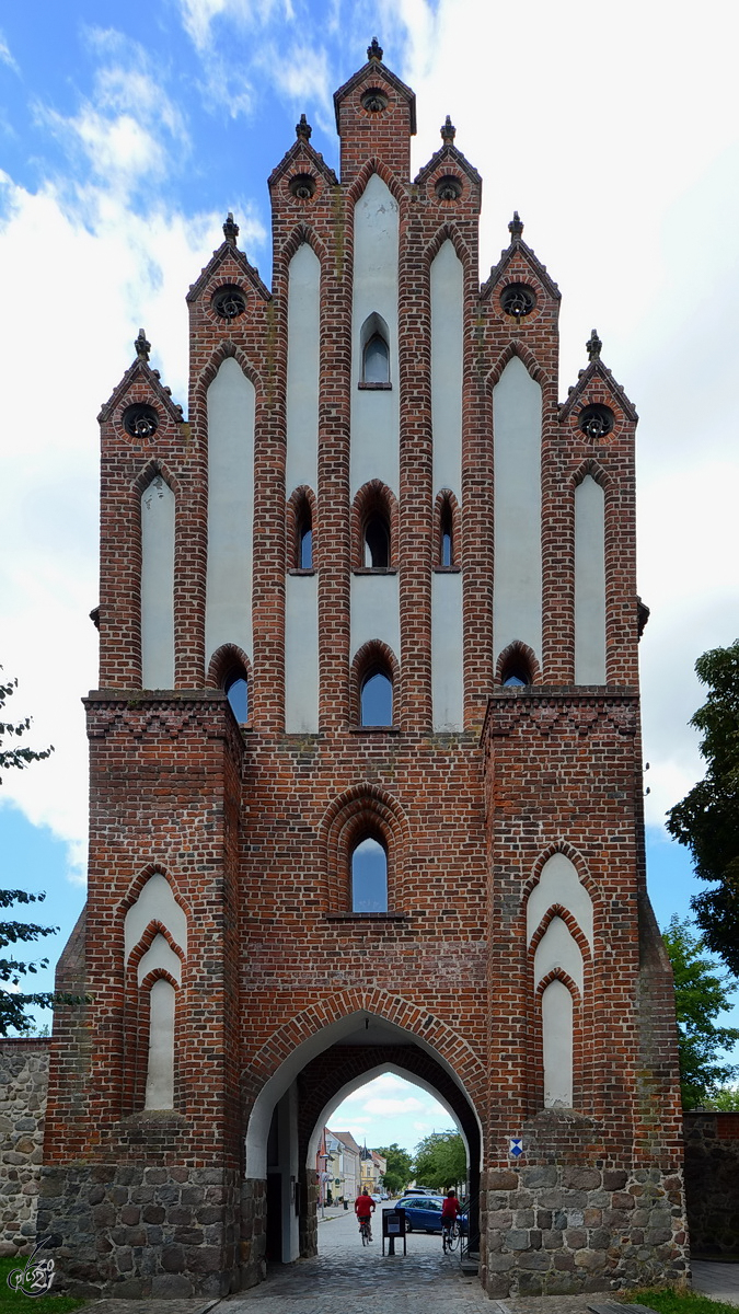 Das Neue Tor ist das jngste der vier Stadttore in Neubrandenburg. (August 2013)