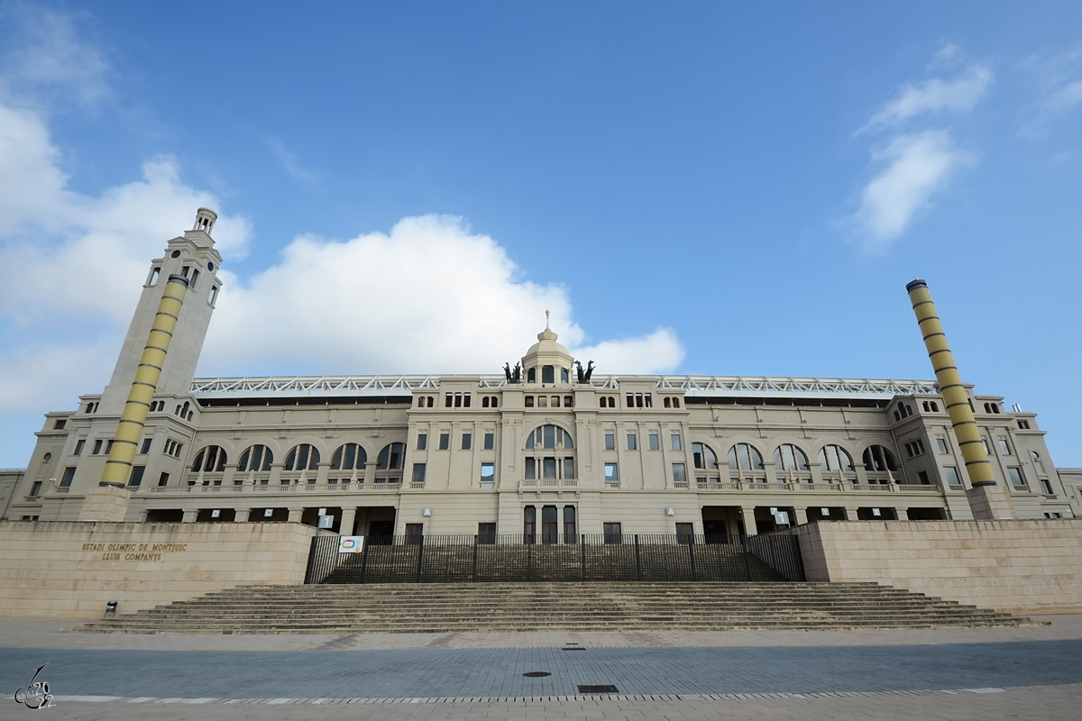 Das Olympiastadion von Barcelona wurde fr die Weltausstellung des Jahres 1929 (Exposici Internacional de Barcelona) gebaut und war als Hauptsttte fr die Olympischen Spiele 1936 vorgesehen, welche jedoch dann in Berlin Stattfanden. (Februar 2013)