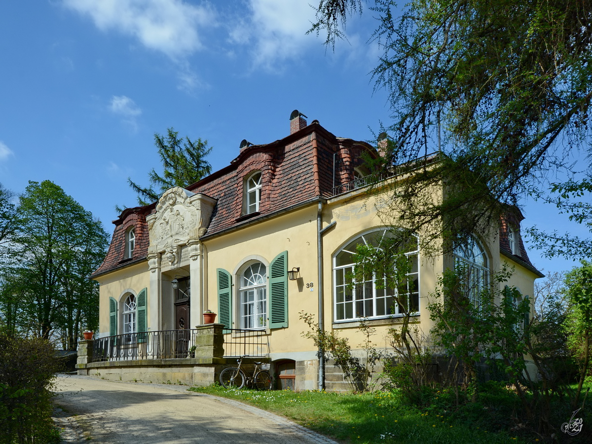 Das Pfarrhaus unweit der Kirche Moritzburg. (April 2014)