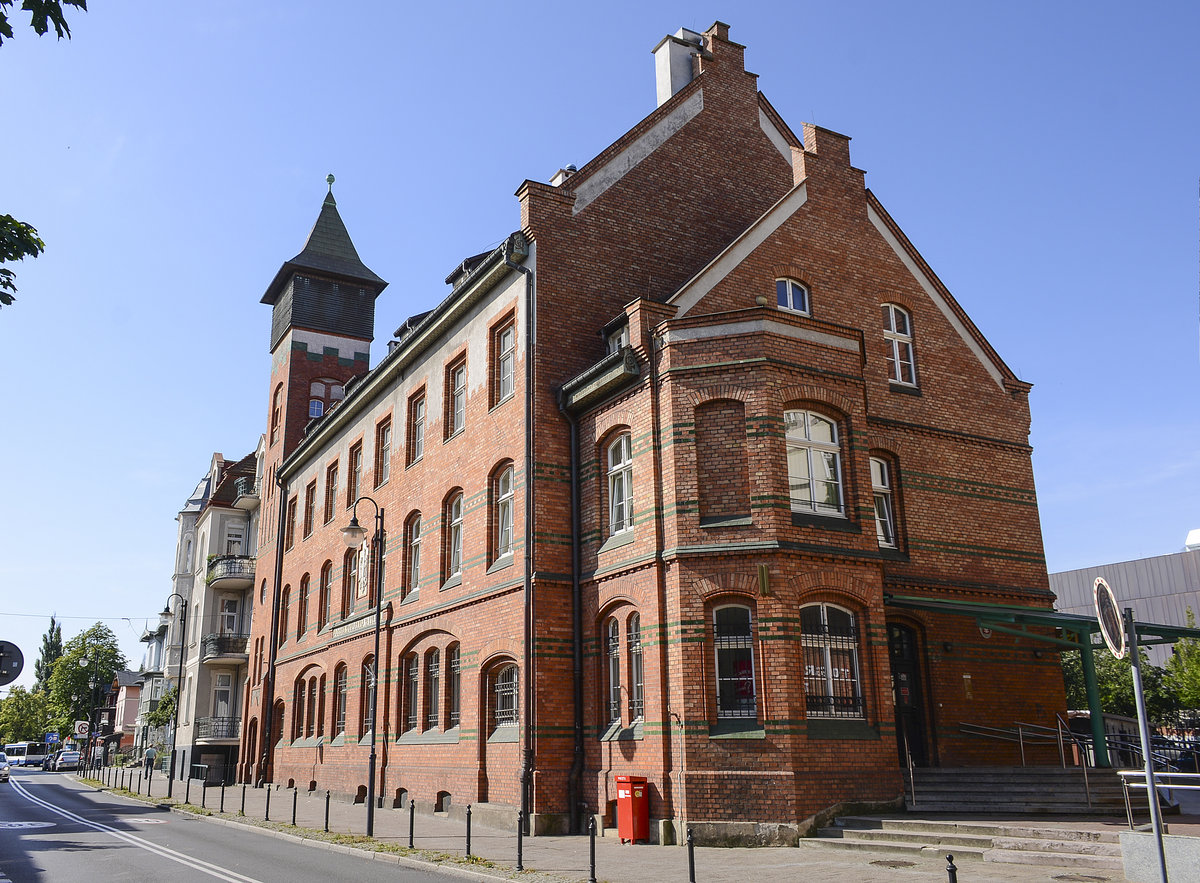 Das Postamt (Poczta Polska) in der Ulica Tadeusz Kościuszko (frher: Haffnerstrae) in Zoppot / Sopot. Aufnahme: 14. August 2019.