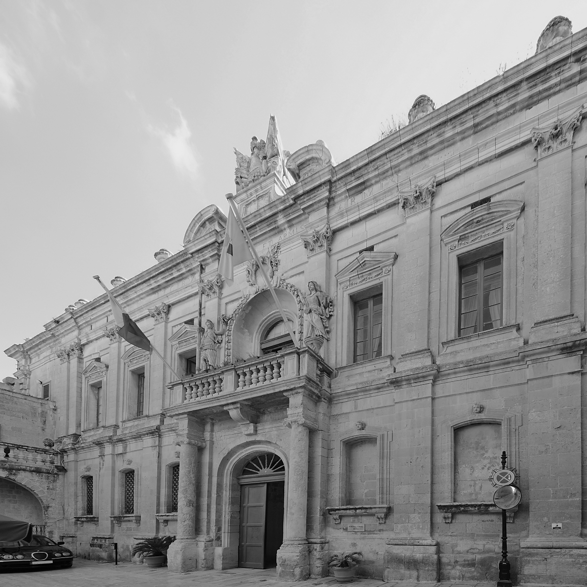 Das Rathaus von Mdina wurde im neogotischen Stil errichtet. (Oktober 2017)