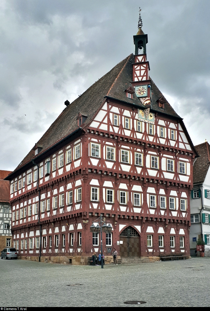 Das Rathaus der Stadt Markgrningen (Kreis Ludwigsburg) wurde 1441 erbaut und ist vorbildlich erhalten geblieben.
(Smartphone-Aufnahme)
[14.3.2020 | 14:27 Uhr]