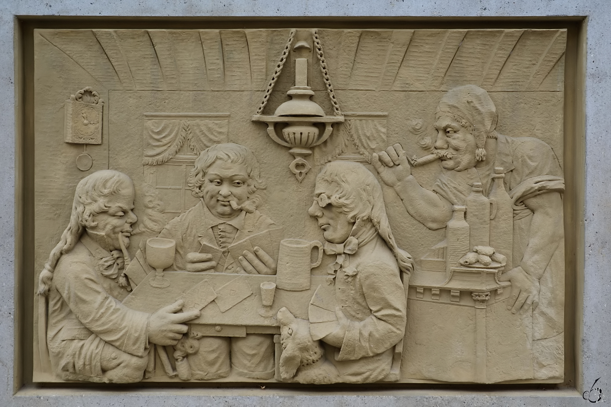 Das Relief  Die gute alte Zeit  stammt aus dem Jahr 1912. (Koblenz, September 2013)