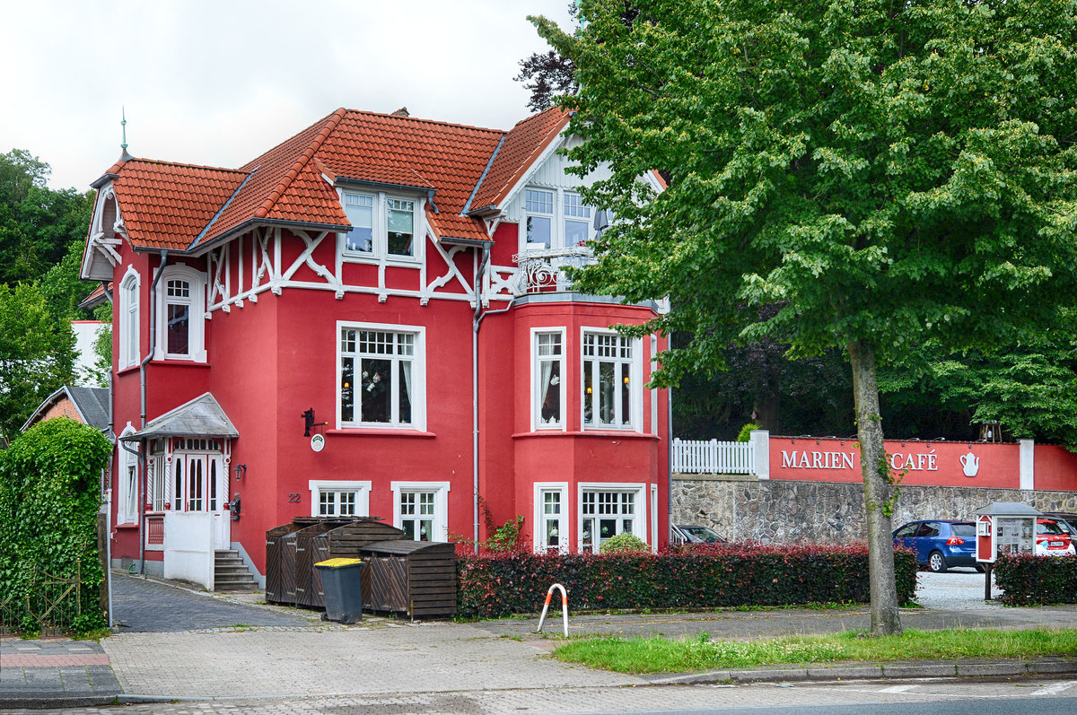 Das Rote Haus an der Ballastbrcke in Flensburg beherbergt das Mariencaf. Aufnahme: 15. Juli 2020.