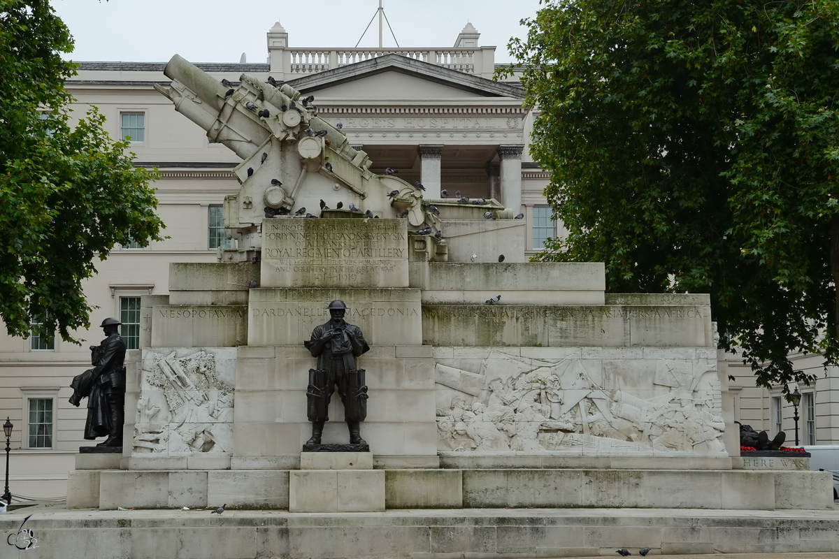 Das Royal Artillery Memorial wurde im Jahre 1925 zum Gedenken an die Gefallenen der kniglichen Artillerie im I. Weltkrieg erbaut. (London, September 2013)