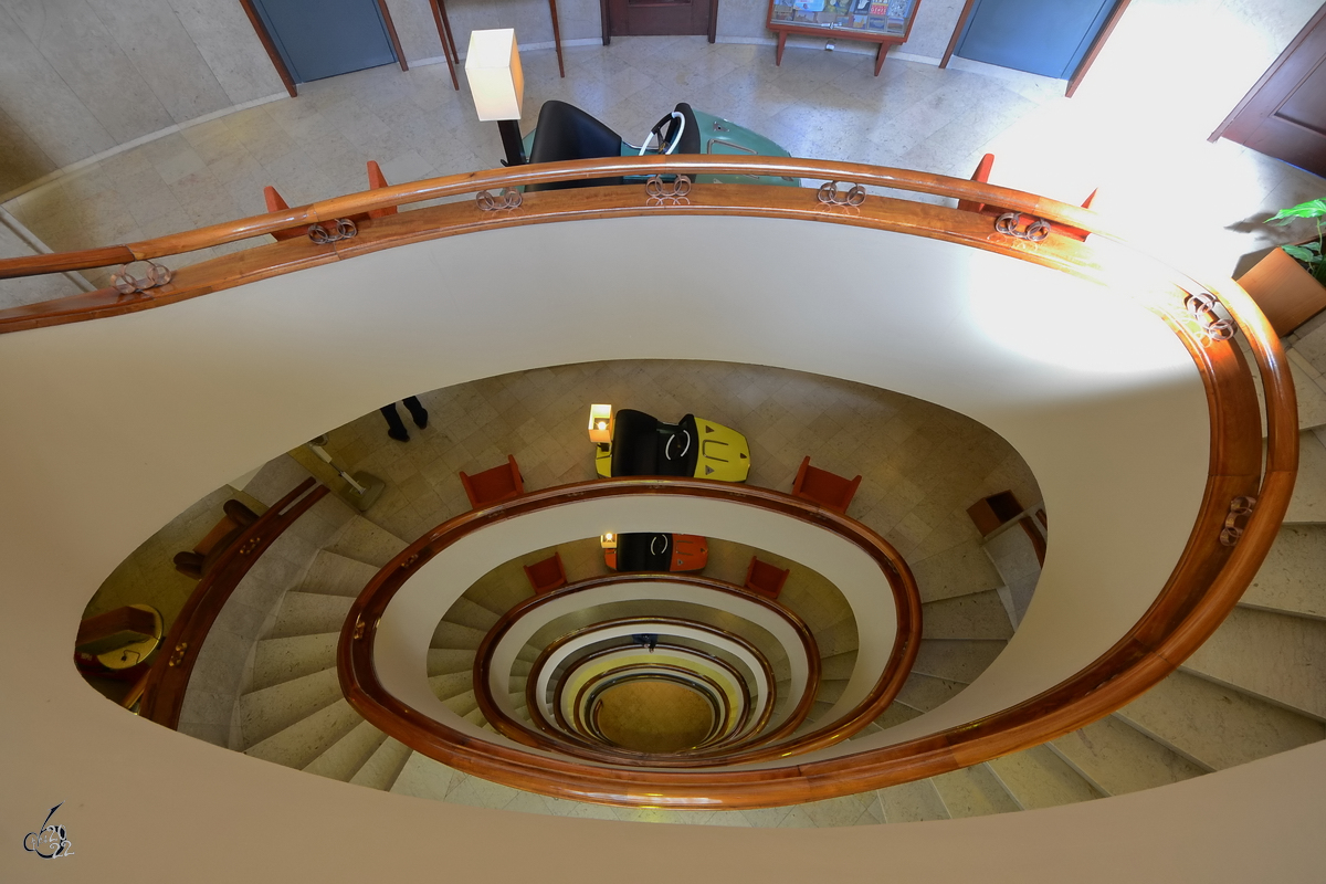 Das runde Treppenhaus in unserem Hotel. (Porto, Mai 2013)