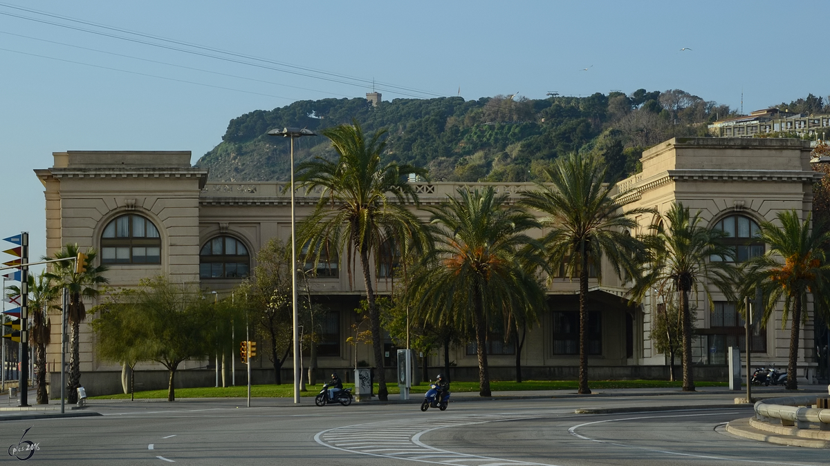 Das Schifffahrtsmuseum von Barcelona befindet sich in der Nhe des alten Hafens. (Dezember 2011)