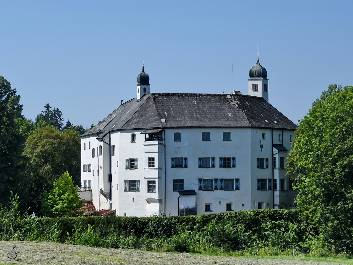 Das Schloss oberhalb von Amerang von Norden aus gesehen. (August 2020)