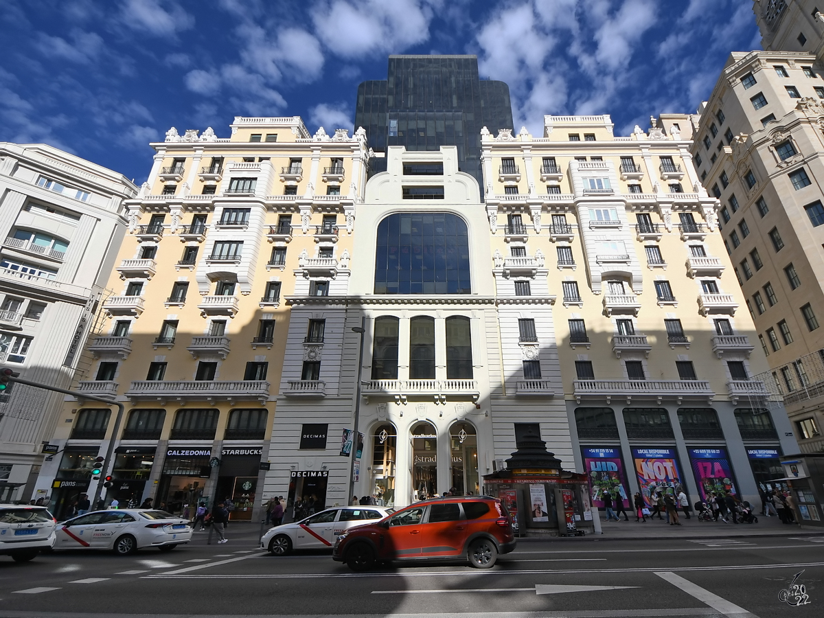 Das Teatro Fontalba wurde in den Jahren von 1919 bis 1924 erbaut. (Madrid, November 2022)