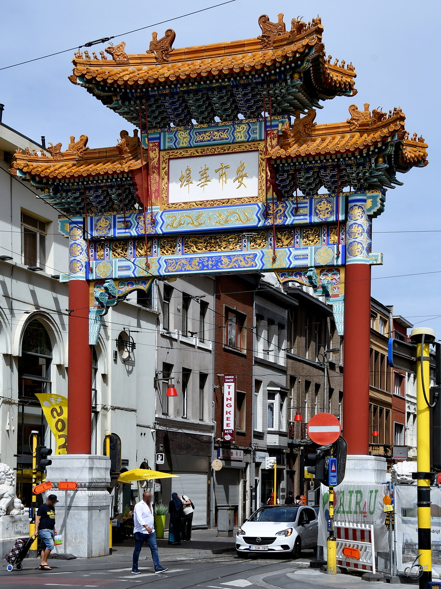 Das Tor nach China(town) Ende Juli 2018 in Antwerpen.