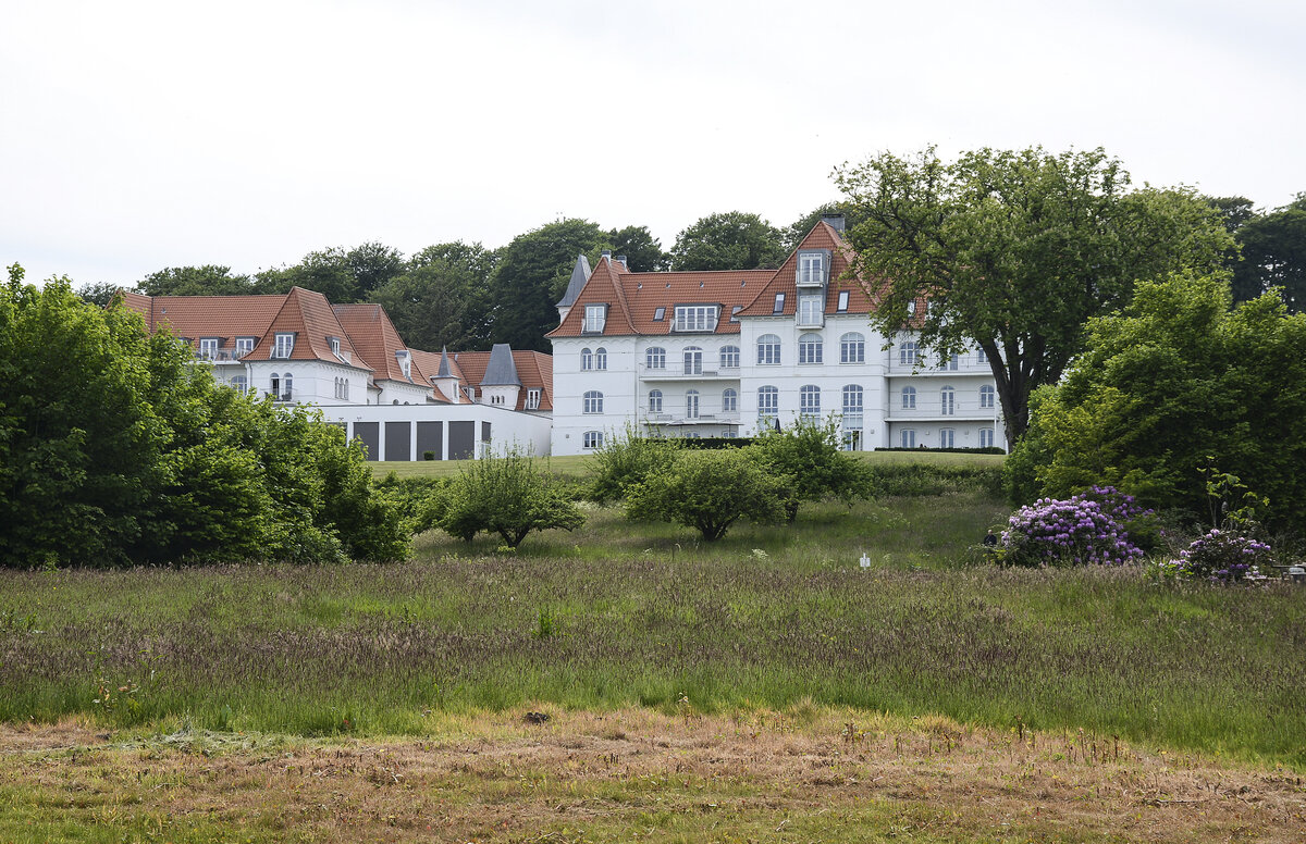 Das Wellnesshotel Comwell Kellers Park in Brejning an der Vejle Fjord. Aufnahme: 5. Juni 2022