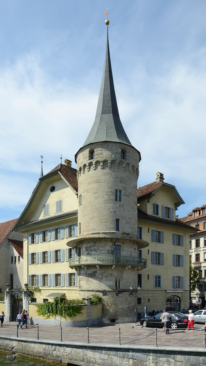 Das Zurgilgenhaus, eines der Luzerner Wahrzeichen am Schwanenplatz. (September 2011)