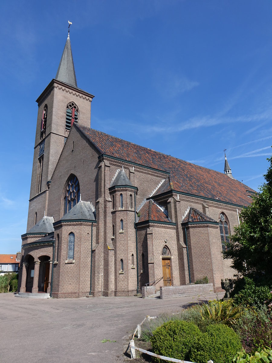 De Zilk, Hl. Hart Kirche, erbaut von 1919 bis 1920 durch Jos Margry, dreischiffige neugotische Kreuzkirche, Kirchturm von 1928 (23.08.2016)