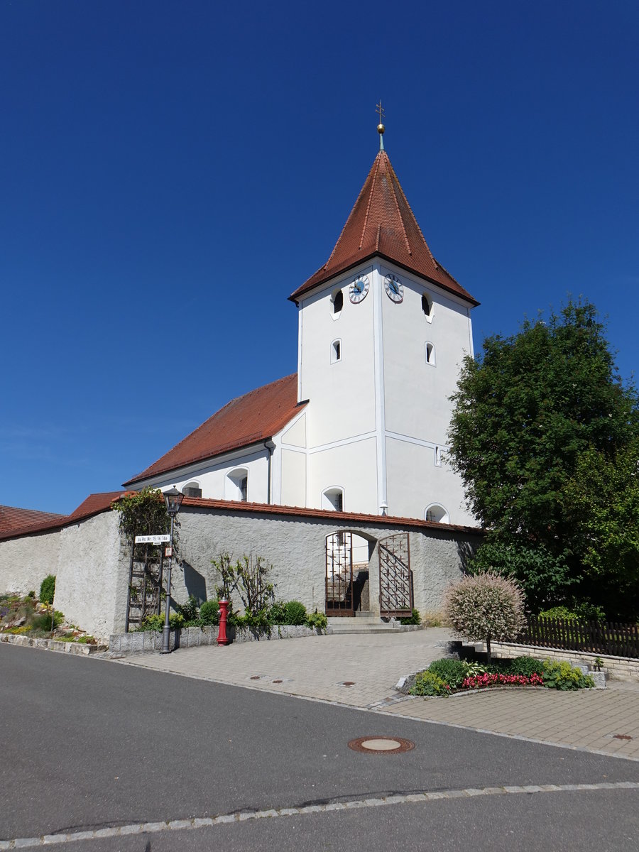 Deinschwang, kath. Pfarrkirche St. Martin, Saalbau mit Chorturm, erbaut um 1400 (11.06.2017)