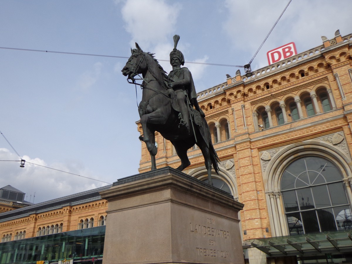 Denkmal von Ernst August, Knig von Hannover - vor dem Hauptbahnhof (23.03.14)