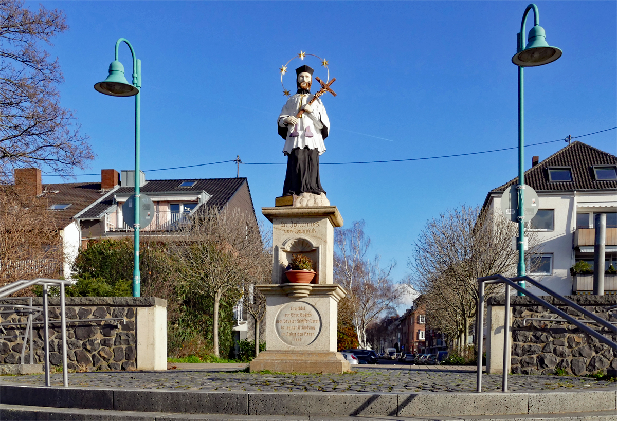 Denkmal  St. Johannes von Nepomuk  am Rheinufer in Bonn-Beuel - 16.01.2020