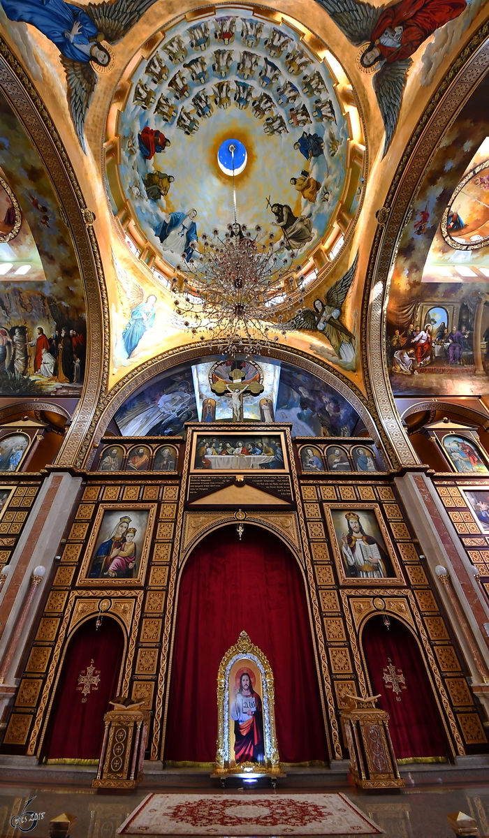 Der Altar in der koptisch-orthodoxen  Himmlische Kathedrale  in Scharm El-Scheich. (Dezember 2018)