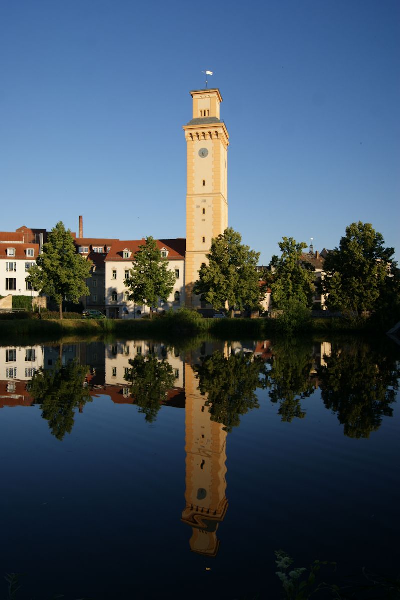 Der Altenburger Kunstturm wurde in den Jahren 1844 und 45 im Stil eines italienischen Campanile erbaut, um die Stadt Altenburg mit Wasser zu versorgen. Bereits 1878 wurde der Wasserturm wieder außer Betrieb genommen, da das Bevölkerungswachstum eine Erweiterung der Wasserversorgung erforderlich machte. (24.06.2016)