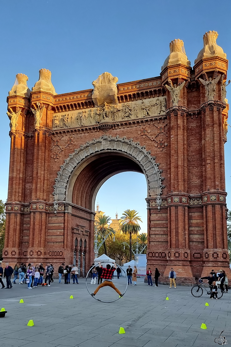 Der Arc de Triomf in Barcelona wurde im Neo-Mudjarstil errichtet und war das Haupteingangstor fr die Weltausstellung von 1888. (November 2022)