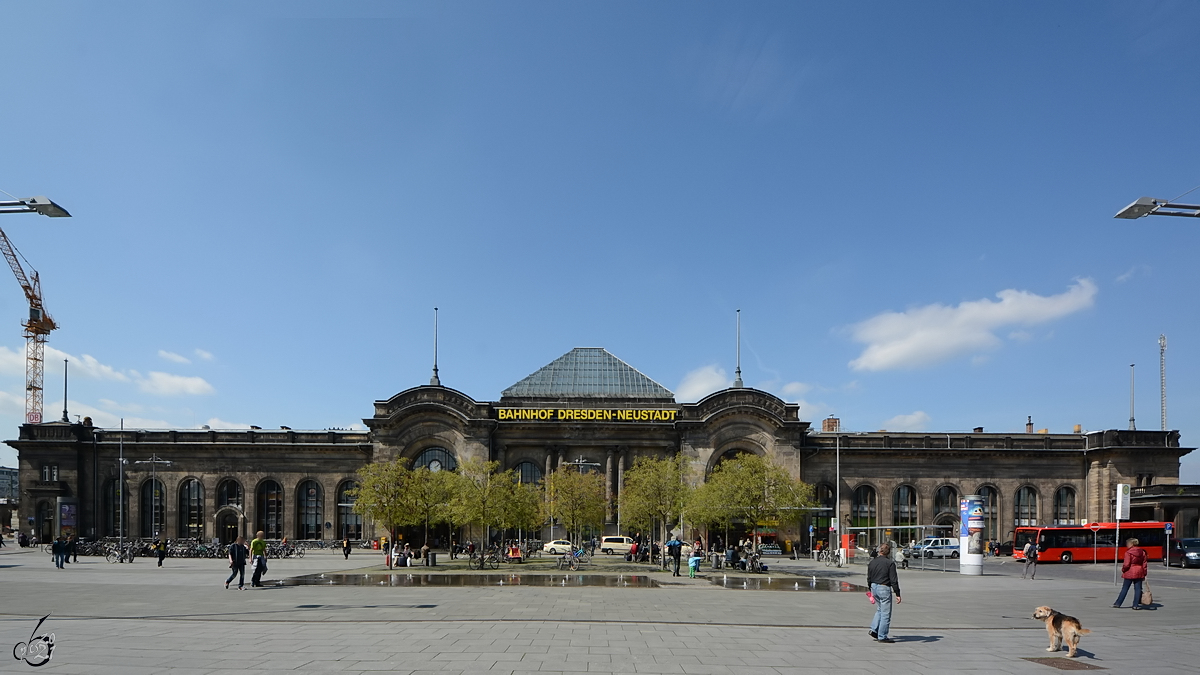 Der Bahnhof Neustadt wurde 1901 erffnet und ist der zweitgrte Bahnhof der Stadt Dresden. (April 2014)