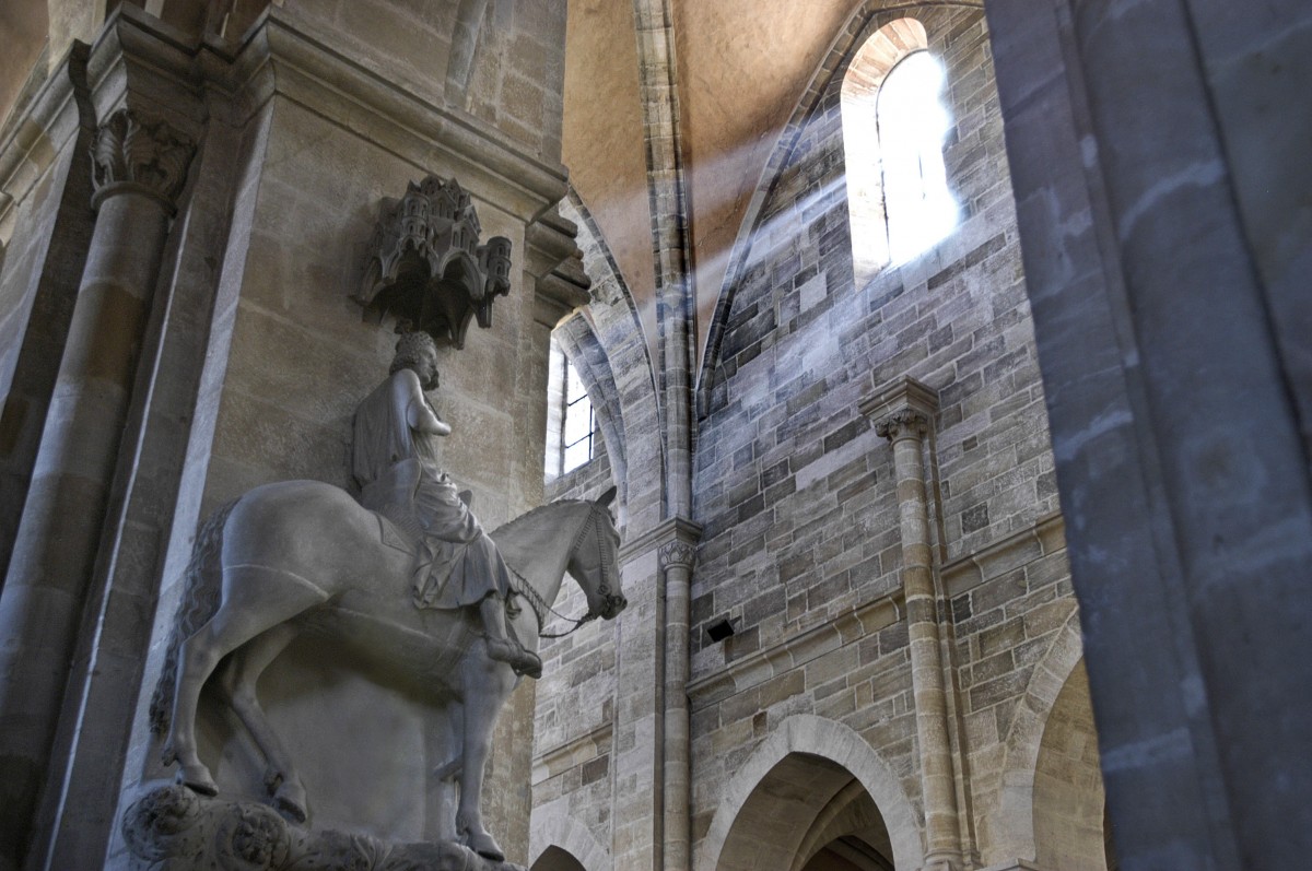 Der Bamberger Reiter im Dom. Aufnahme: Juli 2008.