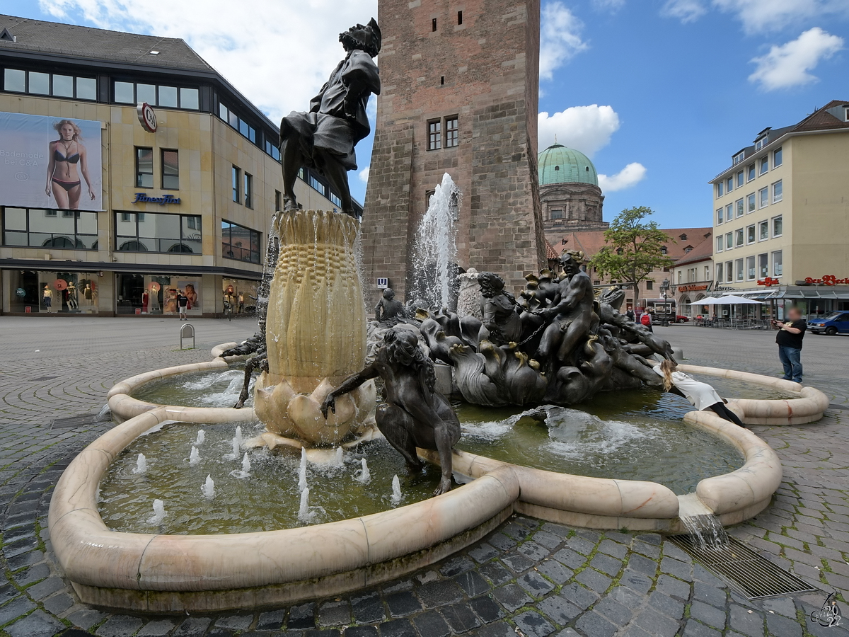 Der Brunnen Ehekarussel wurde in den Jahren 1977 bis 1981 gestaltet und 1984 aufgebaut. (Nrnberg, Mai 2017)