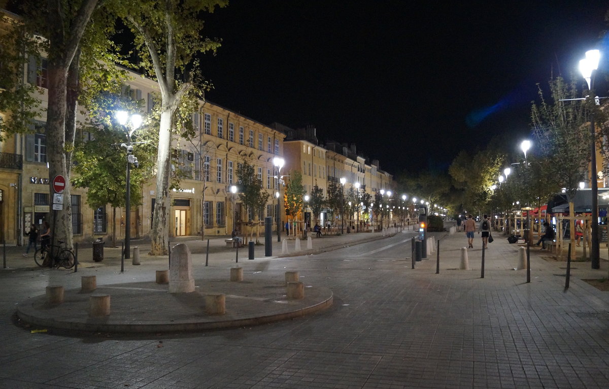 Der Cours Mirabeau in Aix-en-Provence bei Nacht, 09.09.2018.