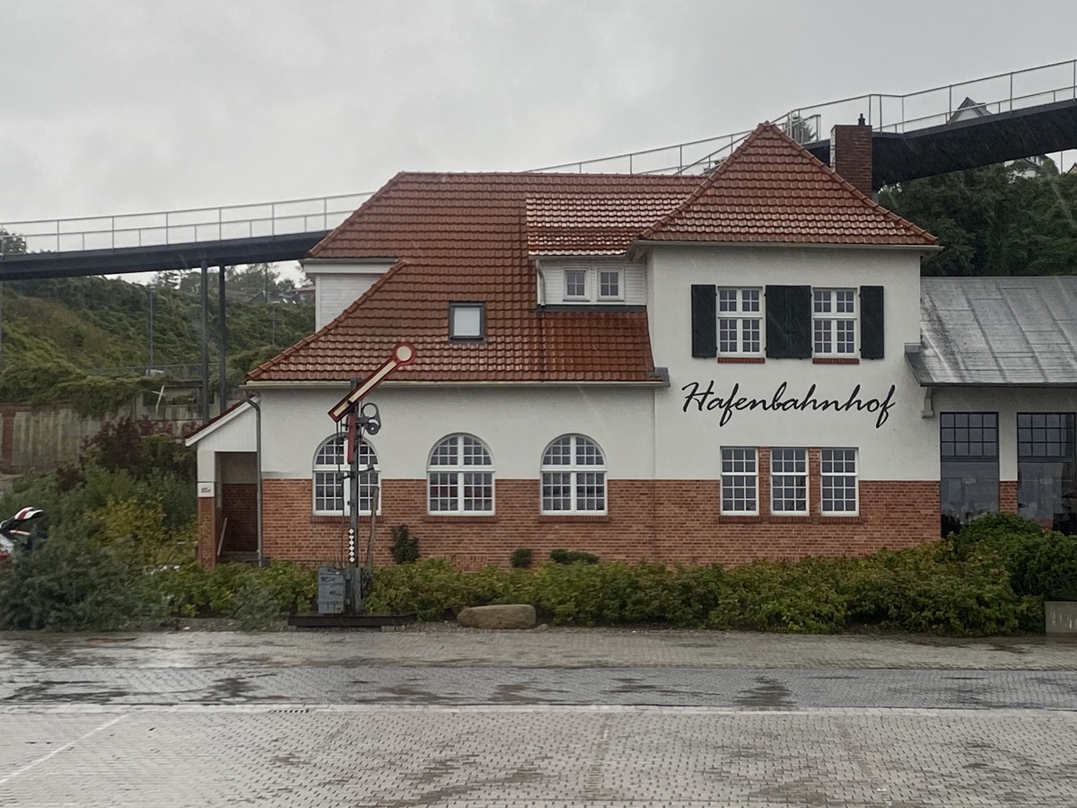 Der ehemalige Hafenbahnhof in Sassnitz am 25. September 2020.